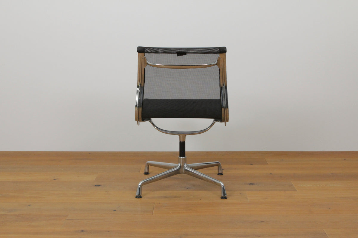 Aluminium Chair EA104 #1054