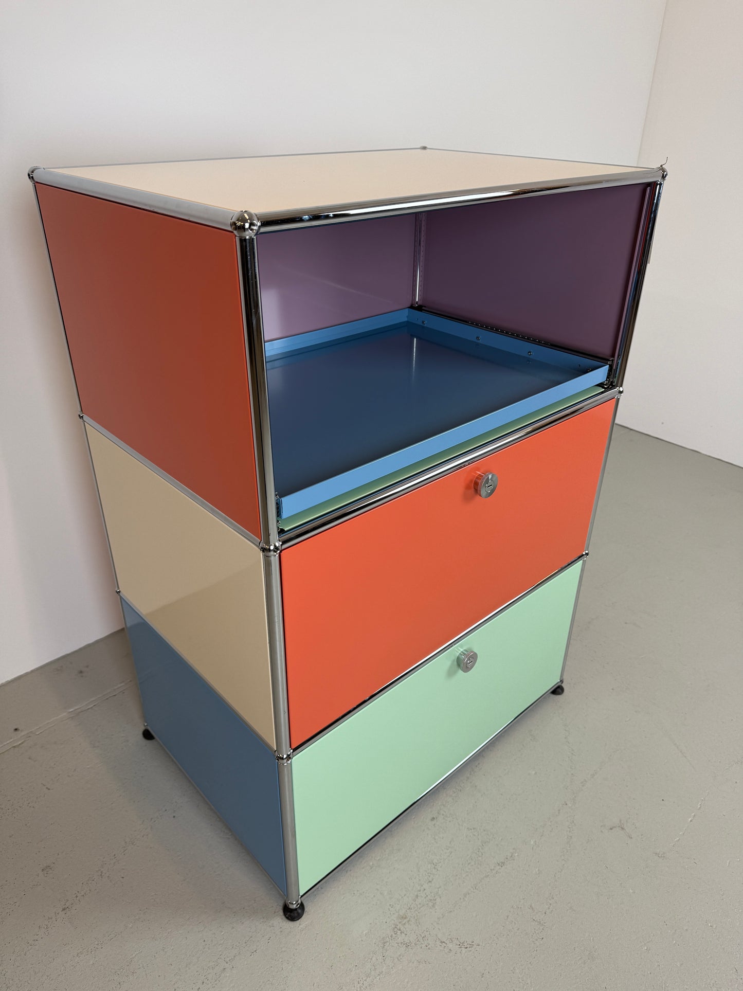 USM Regal upcycled #2001