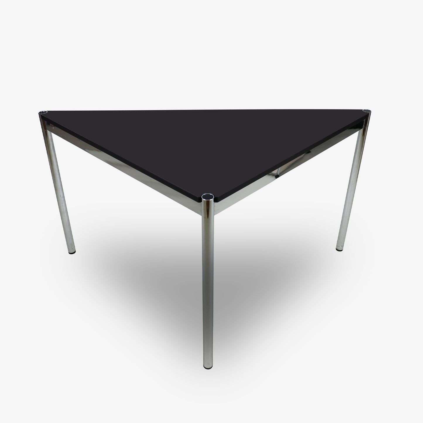 USM Haller Dreieckstisch 100x100 Upcycled