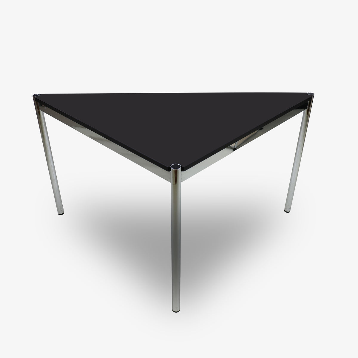 USM Haller Dreieckstisch 100x100 Upcycled