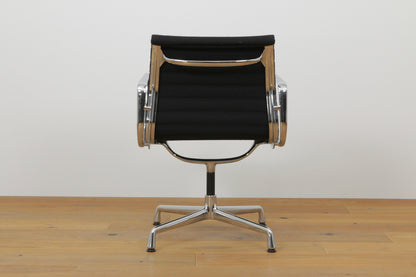 Aluminium Chair EA104 #1053