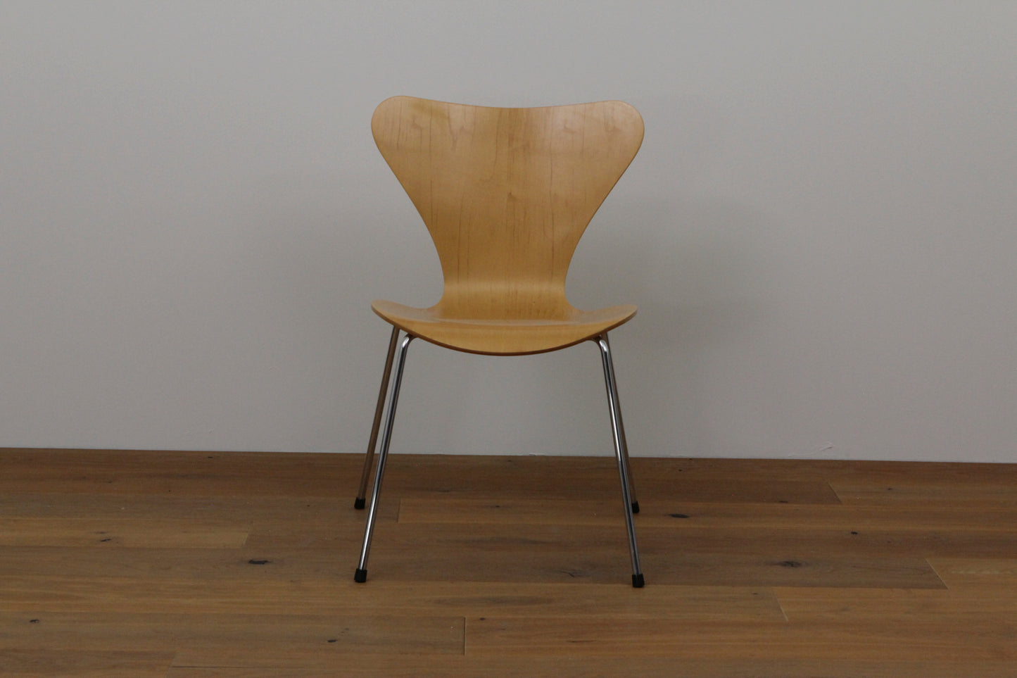 Stapelstuhl Serie 7 von Arne Jacobsen #1060