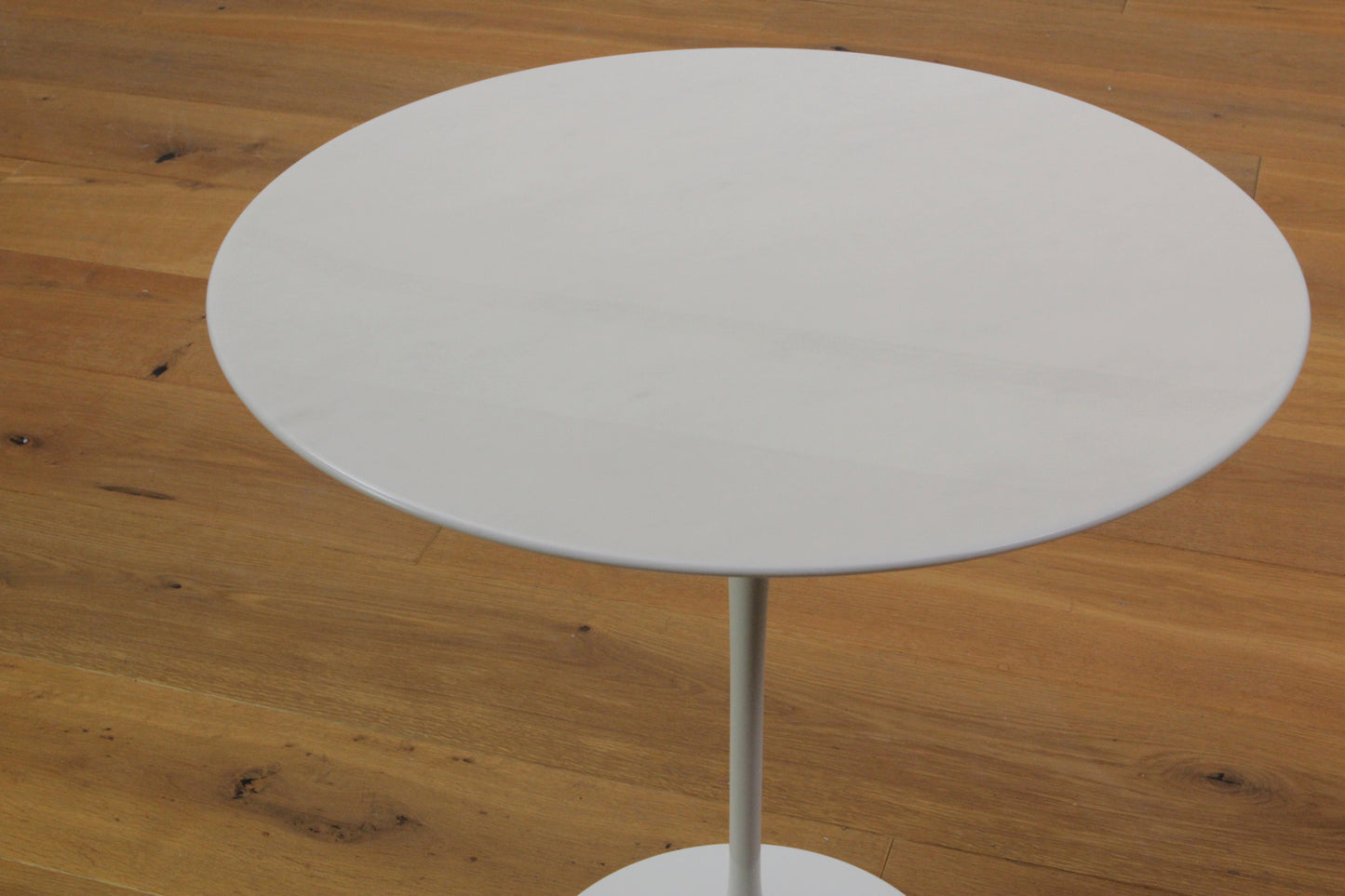 Saarinen Tulip Low Table (Ausstellungsstück) #1056